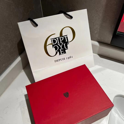 王炸礼盒 贵妇品质 蒂普提克礼盒 350ml的磨砂啫喱嫩肤洗手液➕350ml的护手霜（护理乳）全套礼盒柜台包装 香港 免税促销 仅有少量 商品图8