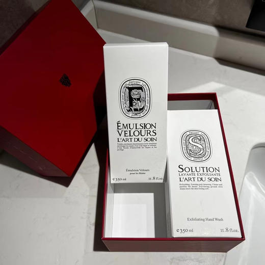王炸礼盒 贵妇品质 蒂普提克礼盒 350ml的磨砂啫喱嫩肤洗手液➕350ml的护手霜（护理乳）全套礼盒柜台包装 香港 免税促销 仅有少量 商品图7