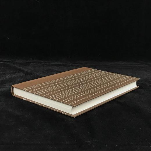 特罗洛普《巴彻斯特养老院》（1976） 数十幅幅插图 精装18开带书匣 商品图2