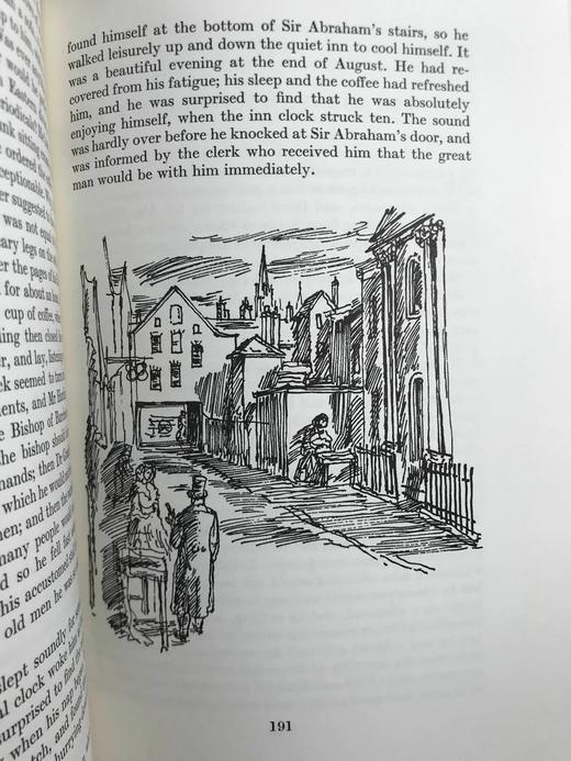 特罗洛普《巴彻斯特养老院》（1980） 数十幅幅插图 精装18开带书匣 商品图9