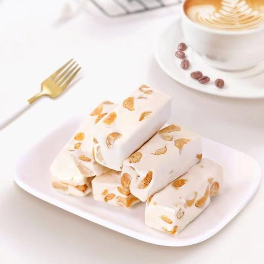 【还是小时候的味道！花生牛轧糖】软糯小满足，过瘾吃不停！花生与牛轧糖的美妙结合，花生牛奶香，好吃不粘牙奶糖休闲怀旧零食糖果-健康 商品图1