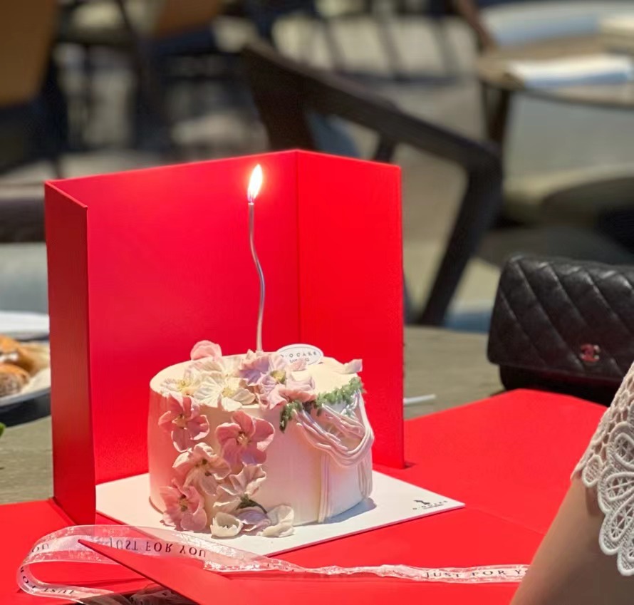 银色曲线蜡烛（如图）（单买不送）