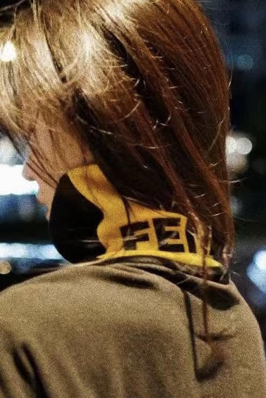 套头衫  暖驼色 黑色 深灰色 自己备注号码颜色 商品图6