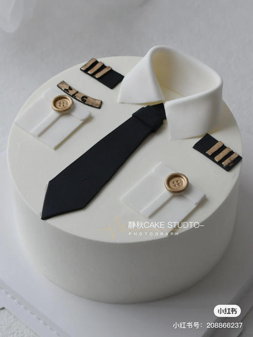 半翻糖制服蛋糕，全部装饰可食用，高端私人订制，需提前3天以上私信客服小妹，确定款式后预订 商品图5
