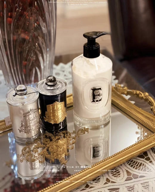 王炸礼盒 贵妇品质 蒂普提克礼盒 350ml的磨砂啫喱嫩肤洗手液➕350ml的护手霜（护理乳）全套礼盒柜台包装 香港 免税促销 仅有少量 商品图0