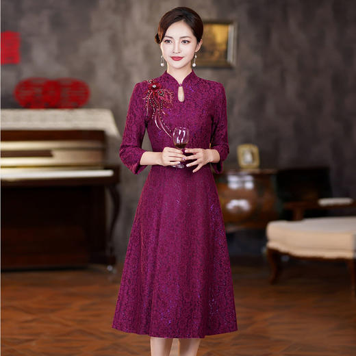 WD-WZ412嫁女儿新娘妈妈礼服高贵洋气冬季加厚结婚母亲旗袍紫红色连衣裙女 商品图2