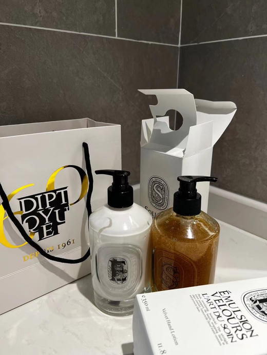 王炸礼盒 贵妇品质 蒂普提克礼盒 350ml的磨砂啫喱嫩肤洗手液➕350ml的护手霜（护理乳）全套礼盒柜台包装 香港 免税促销 仅有少量 商品图10