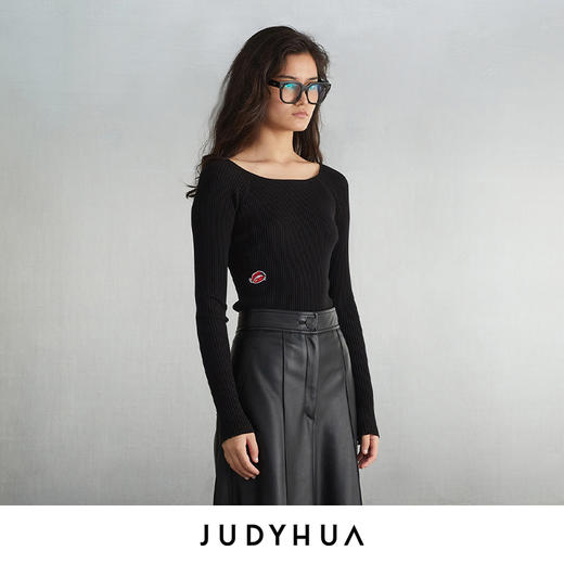 JUDYHUA 红唇设计一字领针织上衣 商品图1