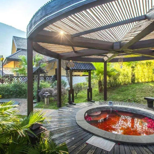 9月错峰游【乳源 | 蓝山源酒店】499元抢高级山景房套餐，含双人自助早餐、双人无限次温泉+水上乐园，打卡网红无边高山泳池，泡巴厘岛园林温泉~（使用日期：2025年9月1日-9月30日） 商品图4