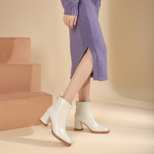 西村名物22年秋冬欧美新款方头短靴复古风粗跟休闲靴短筒高跟靴百搭女靴44901 商品图1