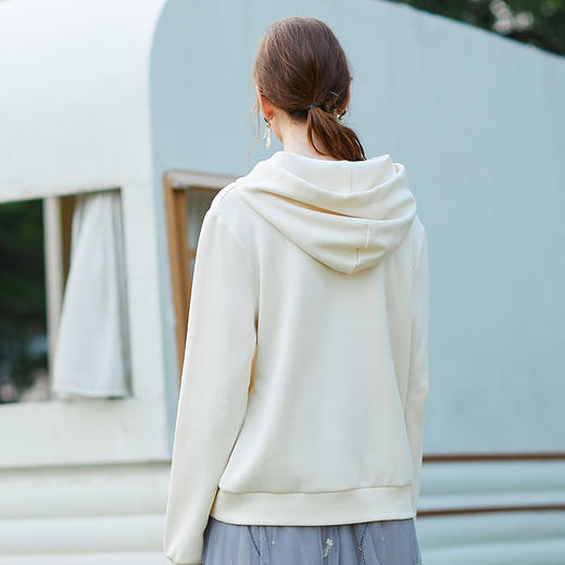 欧芮儿 秋装2019新款女装绣花卫衣女连帽百搭宽松保暖上衣 商品图1