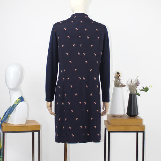 FOCALS福柯斯新款通勤V领长袖针织提花中长款连衣裙FRG3X623BV 商品图2