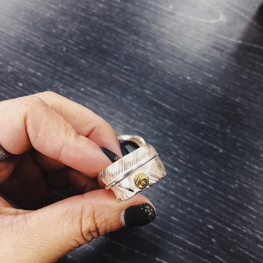 高桥Goro’s 点鹰羽毛开口戒指 商品图1