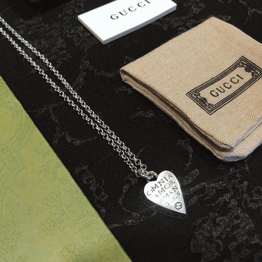 𝐆𝐮𝐜𝐜*纯银做旧格言刻花心形项链 商品图5