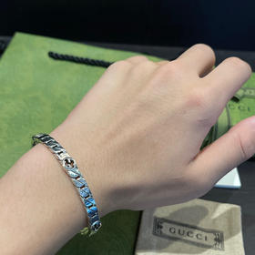 Gucci 链条手镯
纯银材质 互扣双G