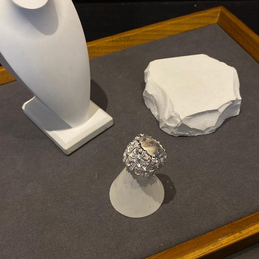 白金圆形墓葬戒 商品图4