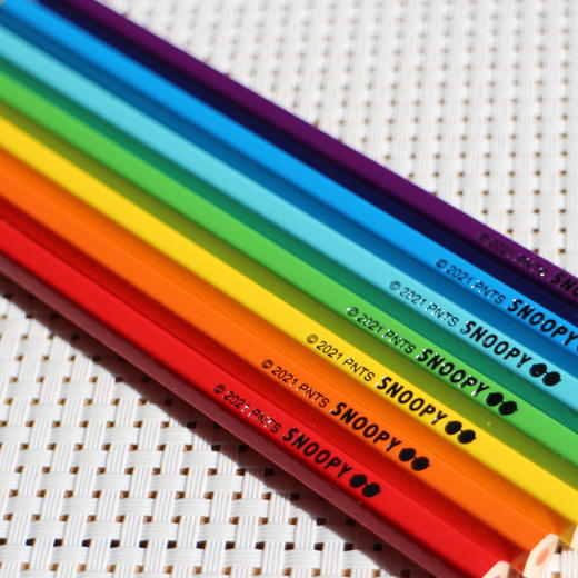 日本进口/原木笔杆/六角性设计握持舒适/上色容易/饱和度高/笔芯抗震性好/不易折断/笔身烫金工艺/精致美观 商品图3