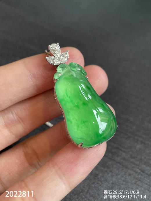 近玻璃木纳艳绿福瓜吊坠【2022811】具体价格微信咨询 商品图3