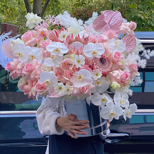 《蝶舞》蝴蝶兰粉雪山高奢款抱抱桶 商品图0