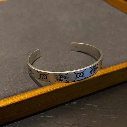 Gucci古驰  蜜蜂刻花手镯 商品图2