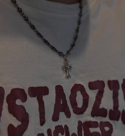 𝐂𝐡𝐫𝐨𝐦𝐞 𝐡𝐞𝐚𝐫𝐭𝐬克罗心 十字架一体项链 商品图6