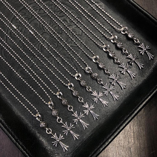 克罗心经典十字花项链 商品图7