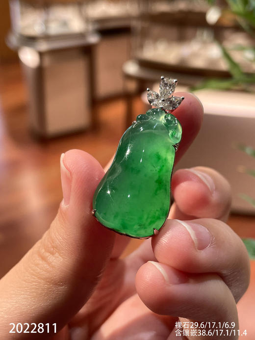 近玻璃木纳艳绿福瓜吊坠【2022811】具体价格微信咨询 商品图6