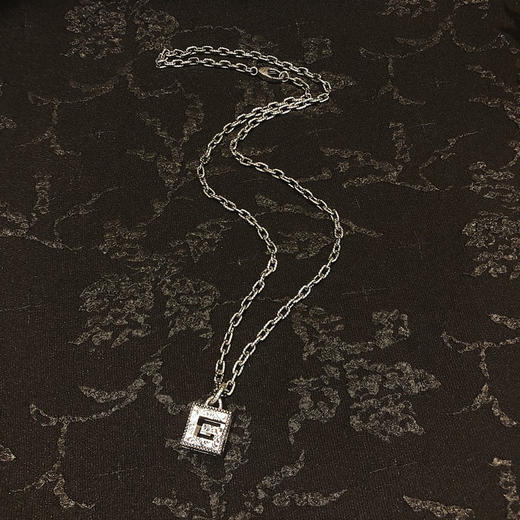 𝐆𝐮𝐜𝐜*  纯银做旧 十字雕花镂空 G字方形图案 商品图4