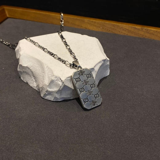 Gucci古驰   蜜蜂刻花项链 商品图2