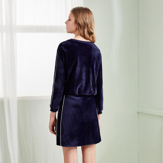 欧芮儿 2018春新款亮片长袖上衣女+丝绒半身裙女套装裙两件套 商品图1