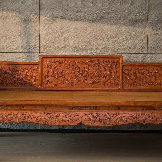 二十世纪 黄花梨浮雕螭龙灵芝三弯腿三围屏罗汉床 商品图2