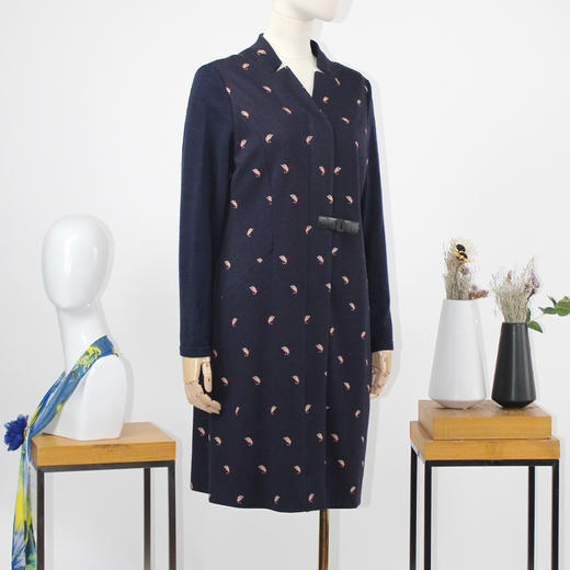 FOCALS福柯斯新款通勤V领长袖针织提花中长款连衣裙FRG3X623BV 商品图1