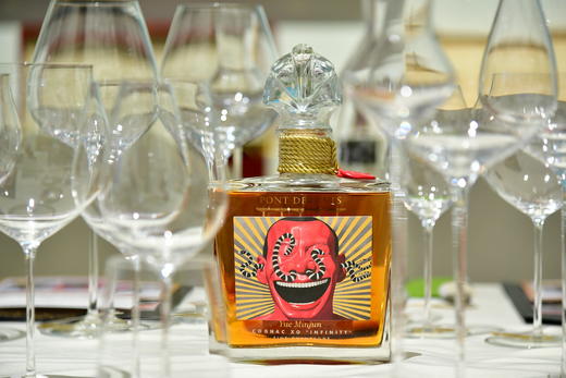庞狄莎-岳敏君-“无限”40年干邑Yue Minjun COGNAC XO - 40 YEARS OLD Fine Champagne"Infinity" 商品图2