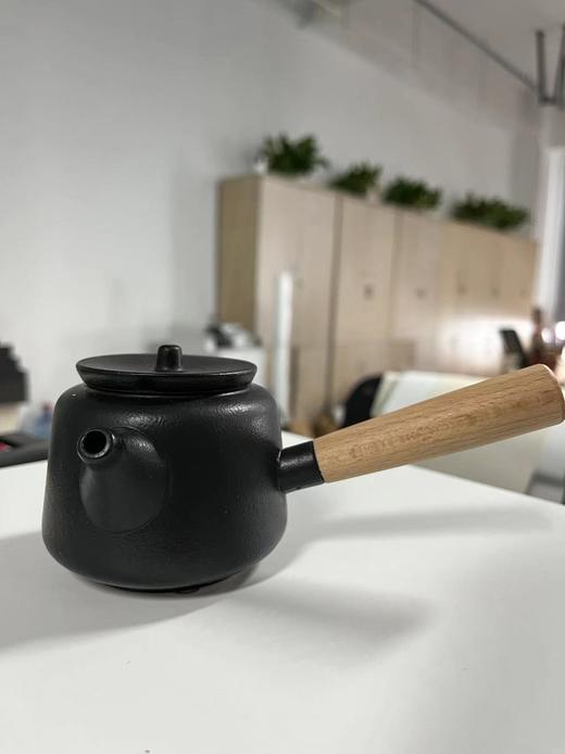 黑陶侧把壶 商品图0