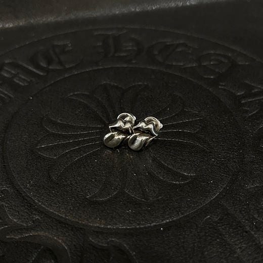 𝐂𝐡𝐫𝐨𝐦𝐞 𝐡𝐞𝐚𝐫𝐭𝐬克罗心滚石舌头耳钉 商品图1