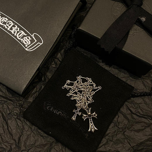 𝐂𝐡𝐫𝐨𝐦𝐞 𝐡𝐞𝐚𝐫𝐭𝐬 克罗心黑钻大小十字架项链 商品图4