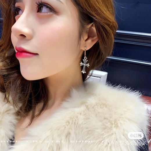 克罗心𝐂𝐡𝐫𝐨𝐦𝐞 𝐡𝐞𝐚𝐫𝐭𝐬  大十字耳钉 商品图3