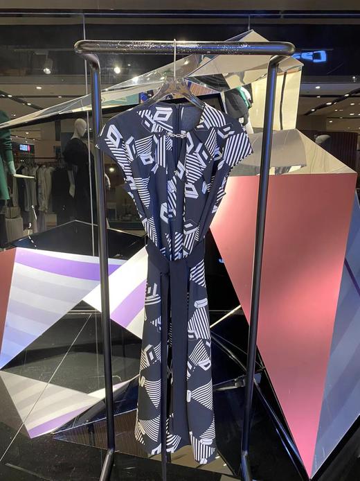 精致五金链连衣裙 商品图0