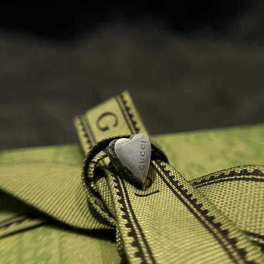 𝐆𝐮𝐜𝐜𝐢格言花桃心耳钉 商品图4