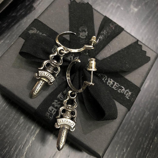 Chrome hearts 克罗心大宝剑耳钉 商品图3