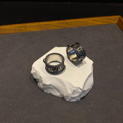 𝐆𝐮𝐜𝐜𝐢古驰  双G蛇形宽版戒 商品图3