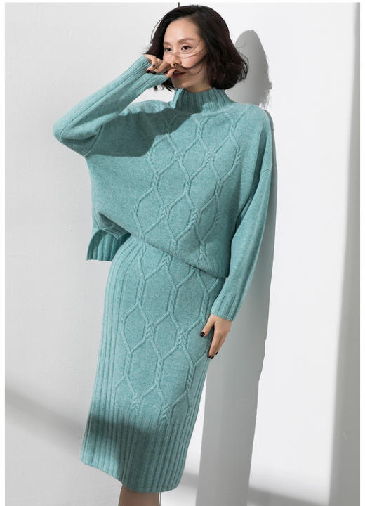 “old money"颈袖添香品牌2024秋冬 清水蓝羊绒套裙 J93E4062 商品图0