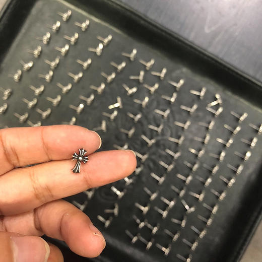 Chrome hearts 长十字耳钉 商品图8