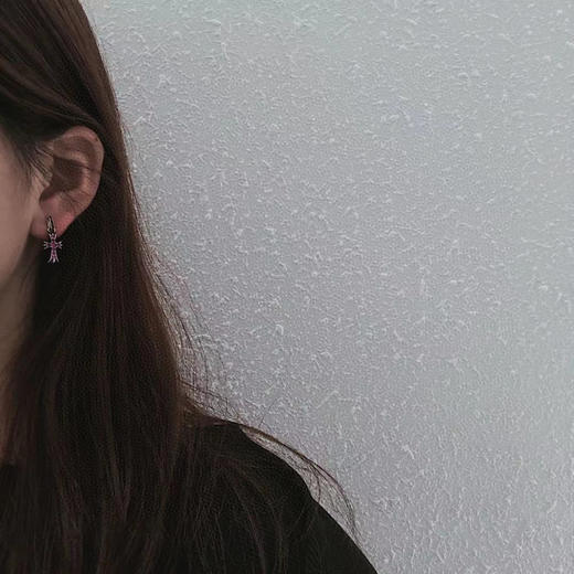 𝗖𝗵𝗿𝗼𝗺𝗲 𝗛𝗲𝗮𝗿𝘁𝘀 Babyfat 镶红钻耳钉 商品图1