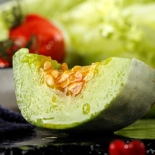 羊角蜜既有养眼的翠绿又有爽口的酥脆  一口下去真的可以爽到心窝里  真的是满口生香！！ 商品图1