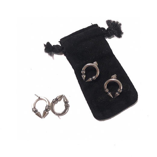 Chrome hearts 双子弹柳丁耳钉 商品图3
