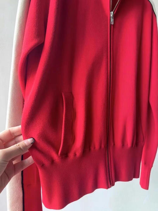 撞色拼接拉链套装。黑色 红色 自己备注号码颜色 商品图3