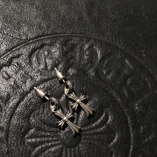 𝗖𝗵𝗿𝗼𝗺𝗲 𝗛𝗲𝗮𝗿𝘁𝘀 Babyfat 镶石耳钉 商品图2