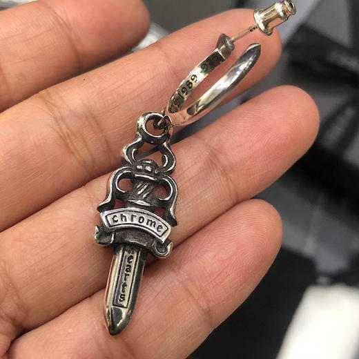 Chrome hearts 克罗心大宝剑耳钉 商品图2