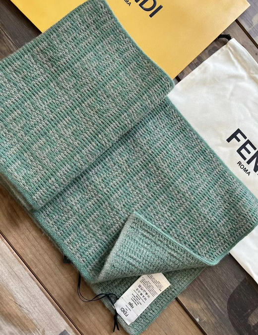 字母提花围巾。30*180 商品图1